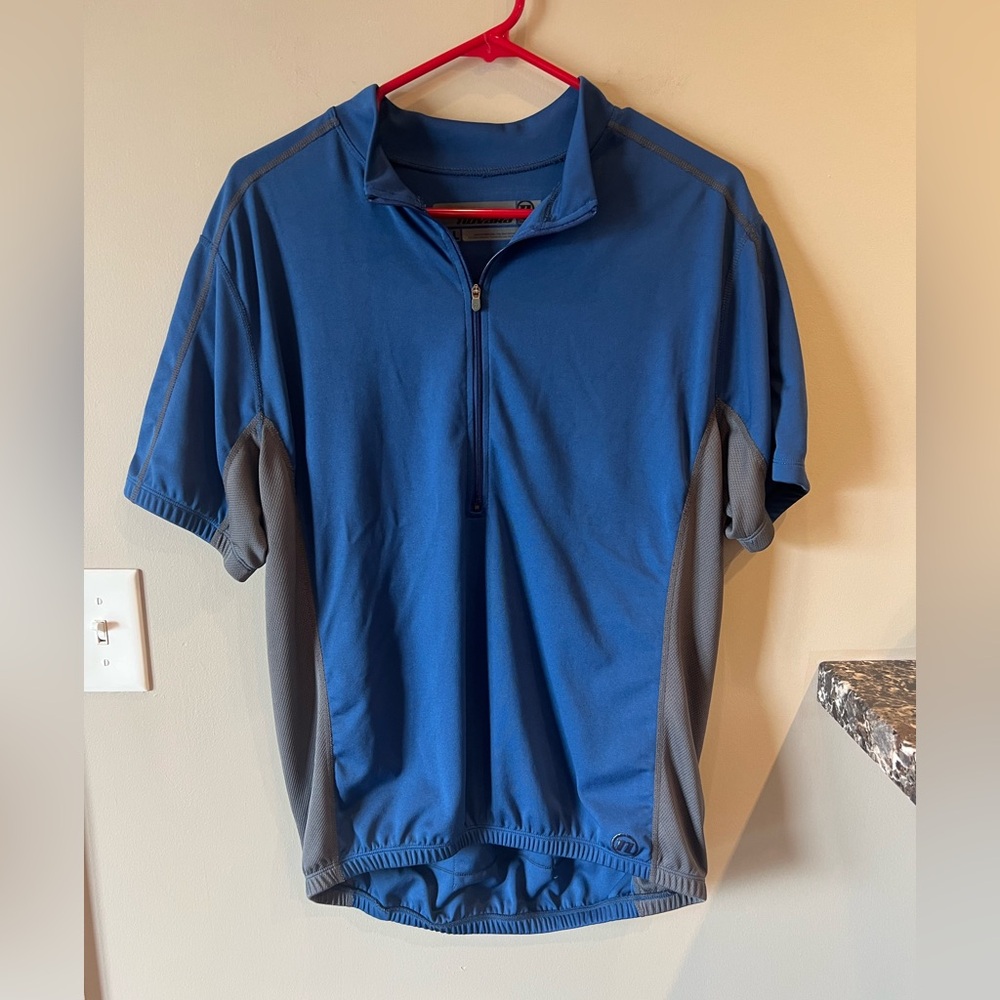 Men’s Novara biking jersey black blue size large pockets excellent